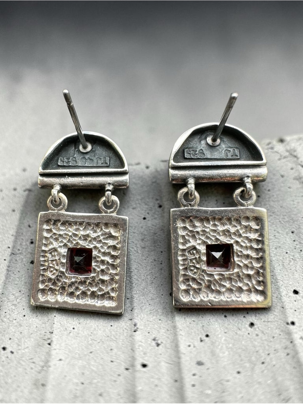 925 Sterling Silver Geometric Garnet Dangle Earrings 9 grams - Picture 6 of 8